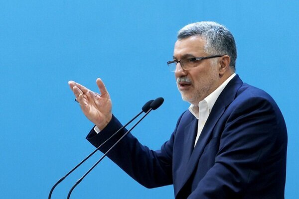 وزیر بهداشت برای بررسی وضعیت درمانی وارد کازرون شد؛ بازدید از بیمارستان‌ها و پروژه‌های در دست اجرا
